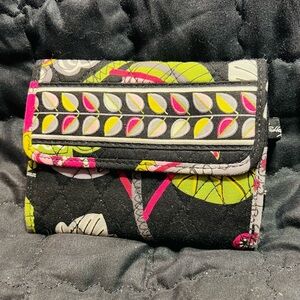 Vera Bradley Women's Black and Pink Quilted Wallet